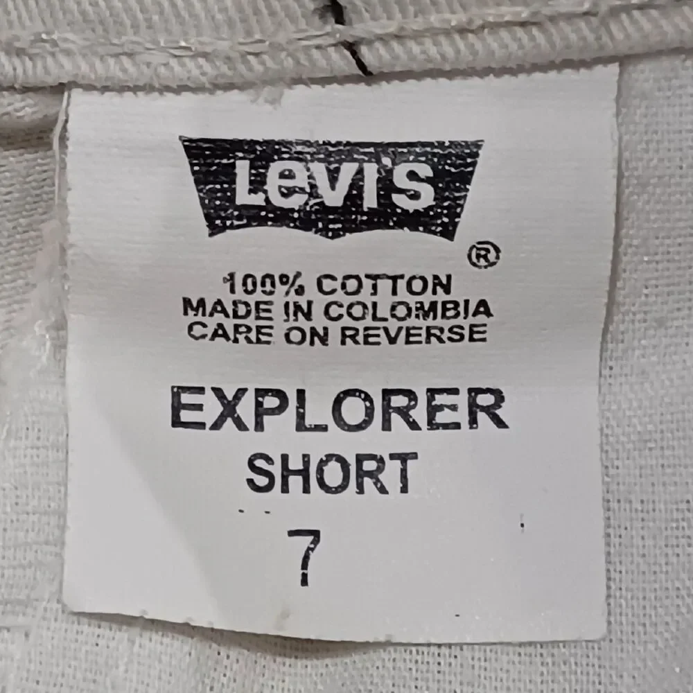 Levis Silvertab Khakis Womens Juniors 7 Creme Cargo 100% Cotton Explorer Shorts